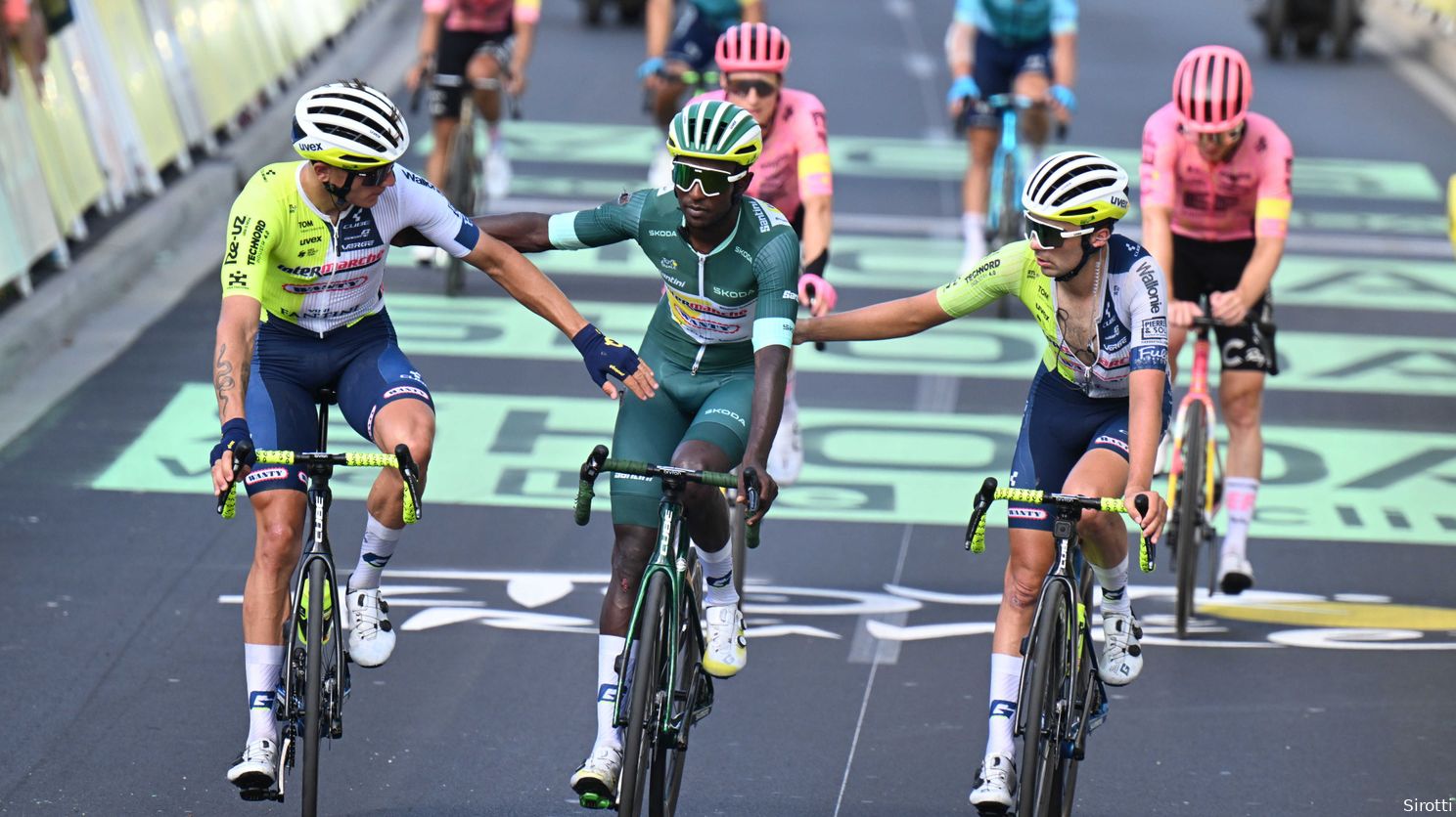 Girmay en Carapaz historisch: 'Als ik ieder jaar zo'n Tour rijd, interesseren andere races mij verder niet echt'