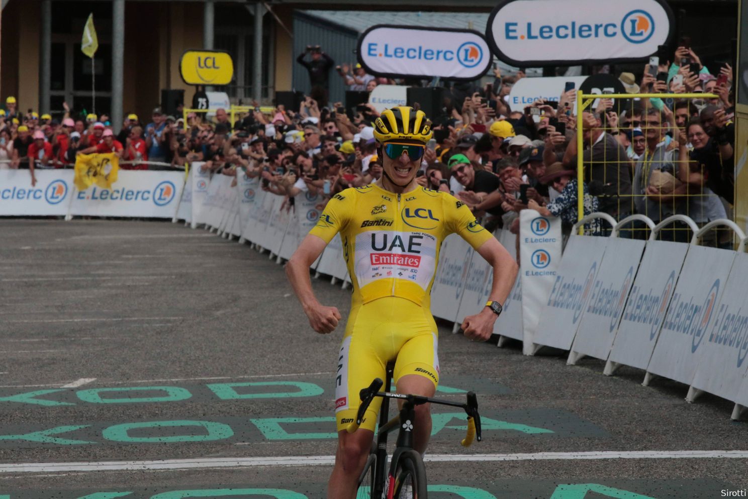 Did Tadej Pogacar ride his own 'Vingegaard time trial' in the Pyrenees? "Best performance of the 21st century"