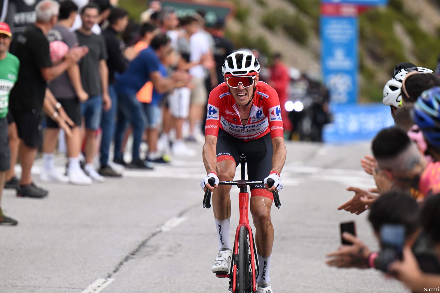 Tour-replica brengt niet te breken O'Connor prompt Vuelta-podium: 'Op een gekke manier, in de geest van grinta'