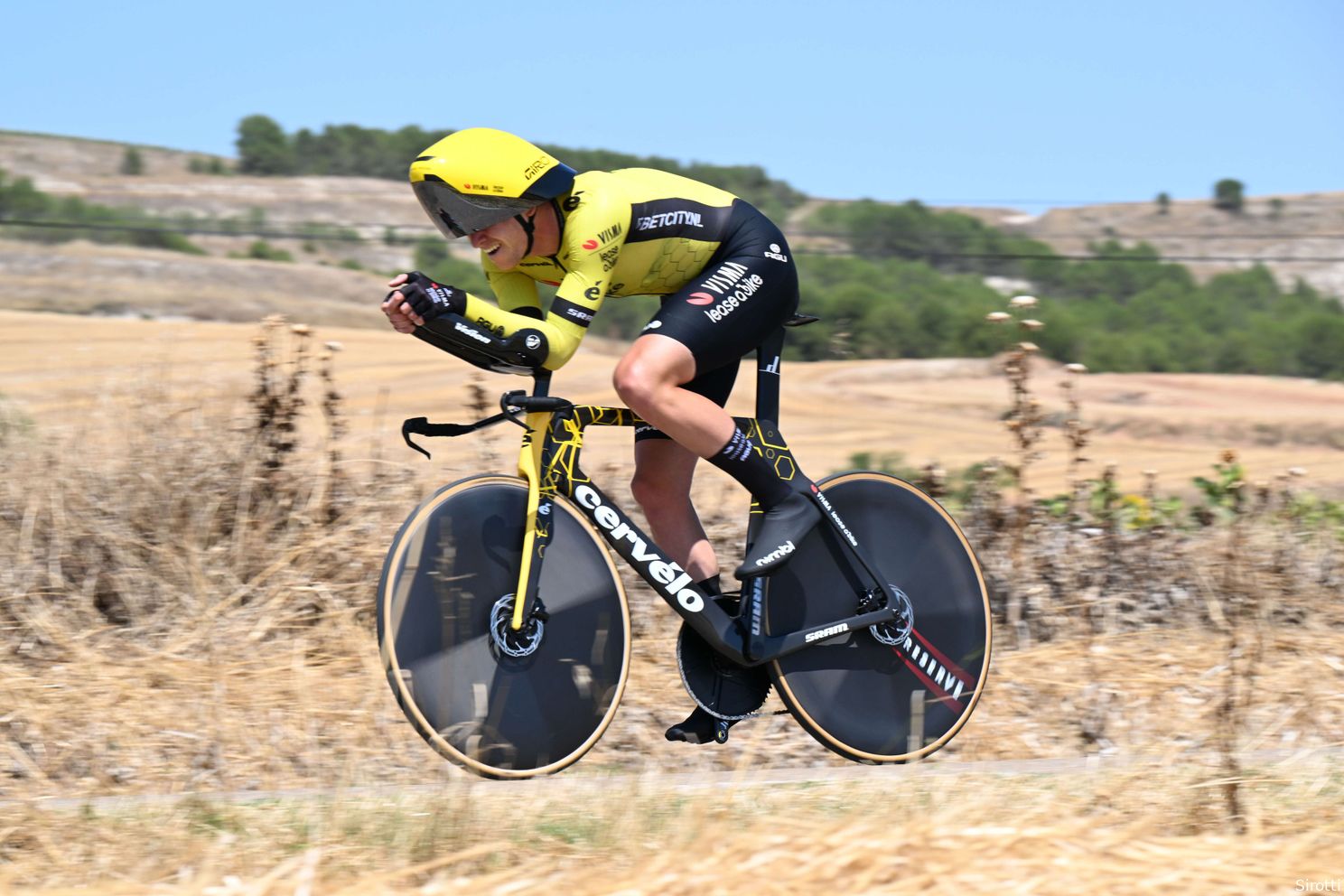 Kuss stevent af op eindzege Burgos na tijdrit, prestatie Uijtdebroeks baart zorgen voor Vuelta-tijdritten