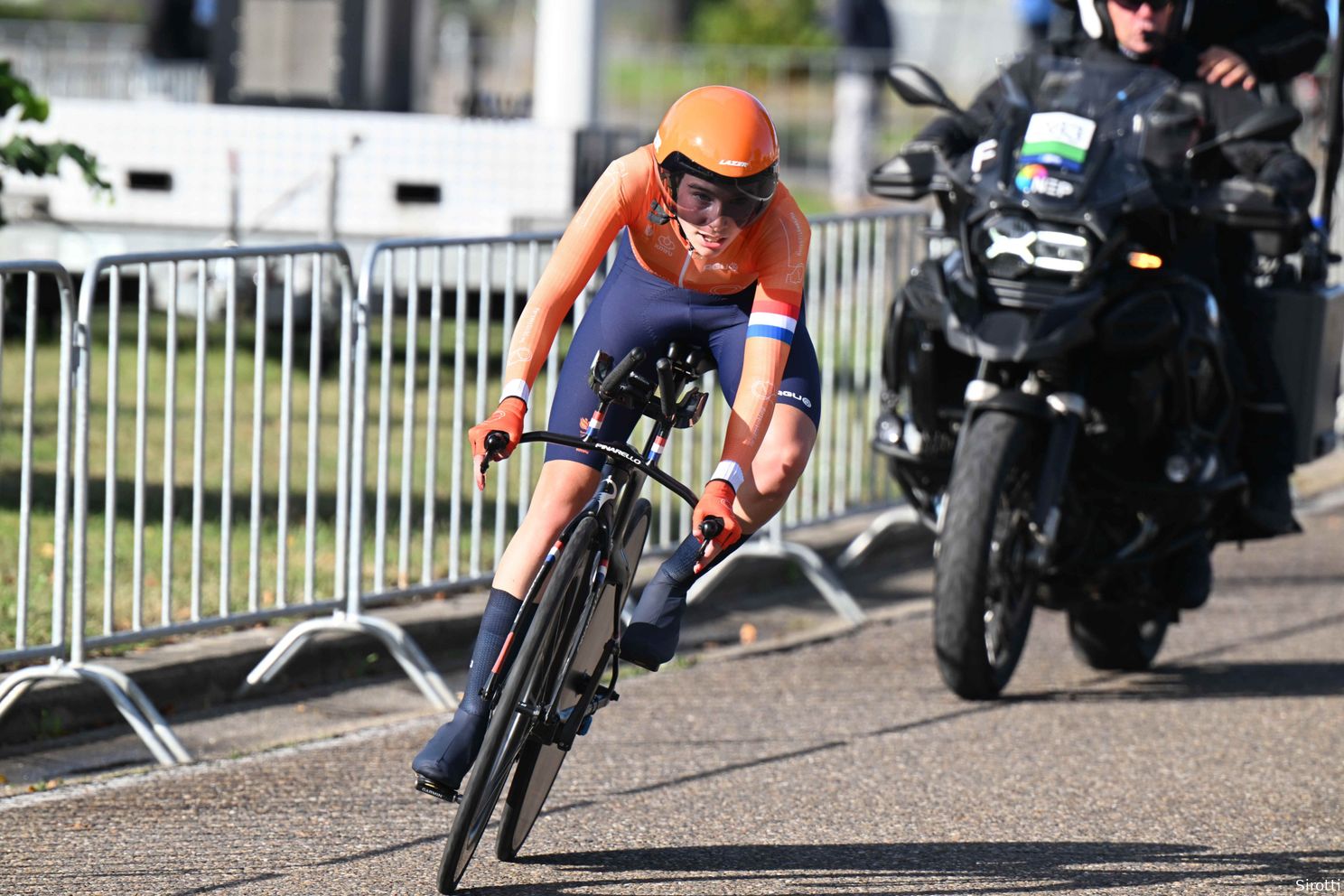 Na close call op EK valt Fee Knaven net buiten podium op WK tijdrijden: 'Trapte 40 watt minder'