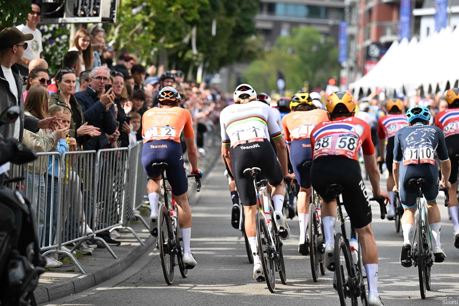 'Dit is toch wel een ontgoocheling'; de conclusies van Mathieu van der Poel na het EK wielrennen in België