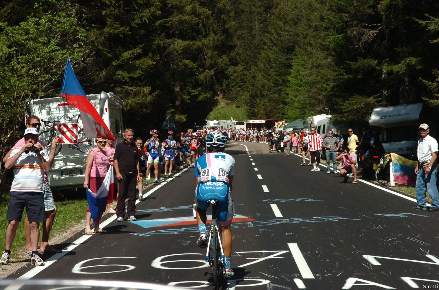 Red Bull-BORA-hansgrohe ziet één van de laatste Gregari, toch een uitstervend ras, fiets aan de wilgen hangen na 15 jaar