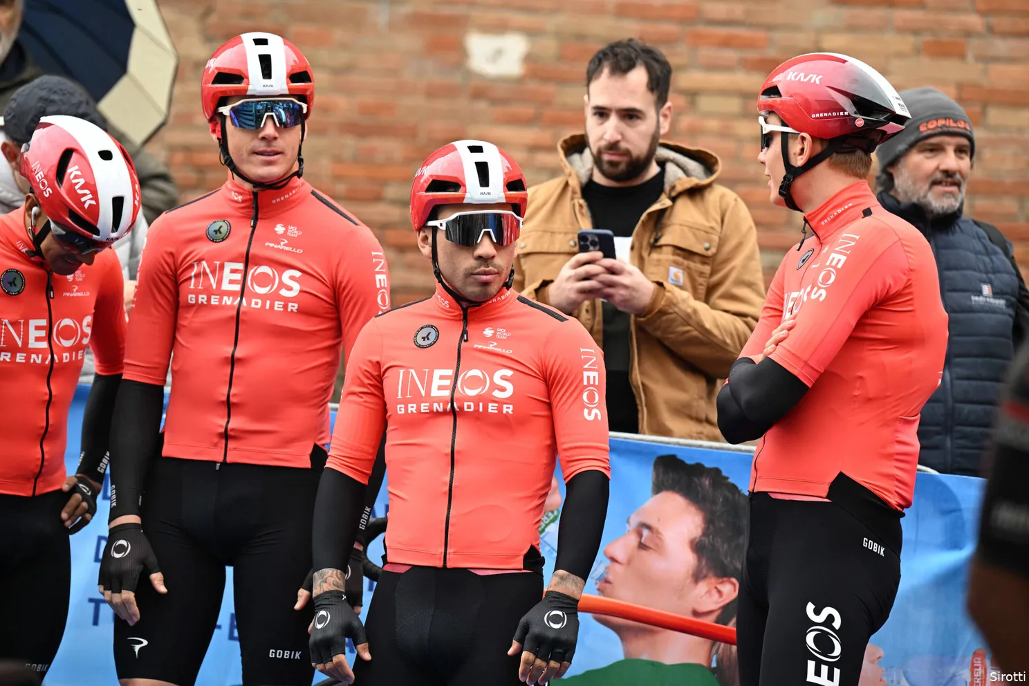 caleb ewan ineos grenadiers