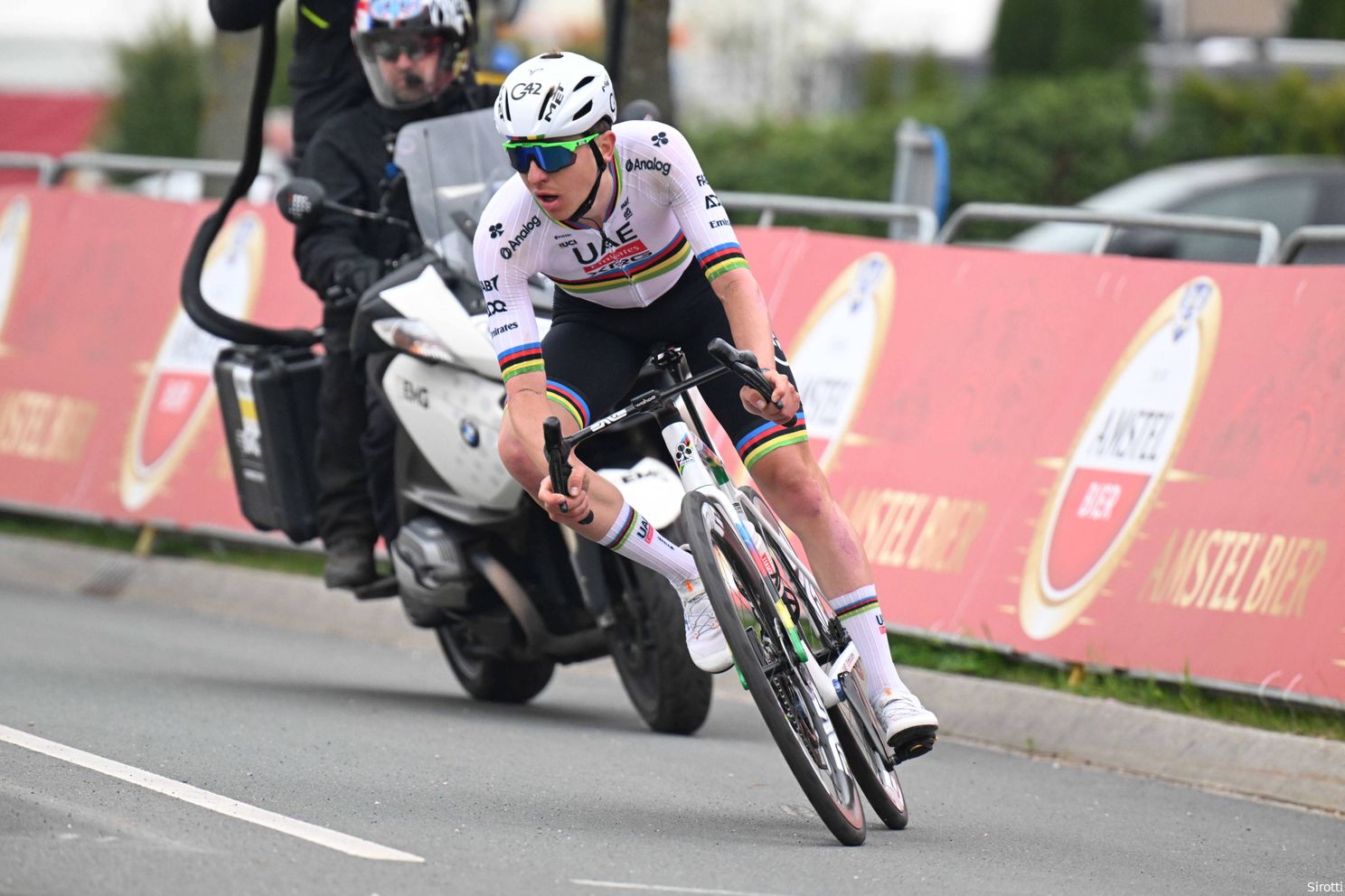 'Zou er dan toch sprake zijn van een neerwaartse lijn bij Pogacar?'; Belgische analisten buigen zich over Amstel Gold Race
