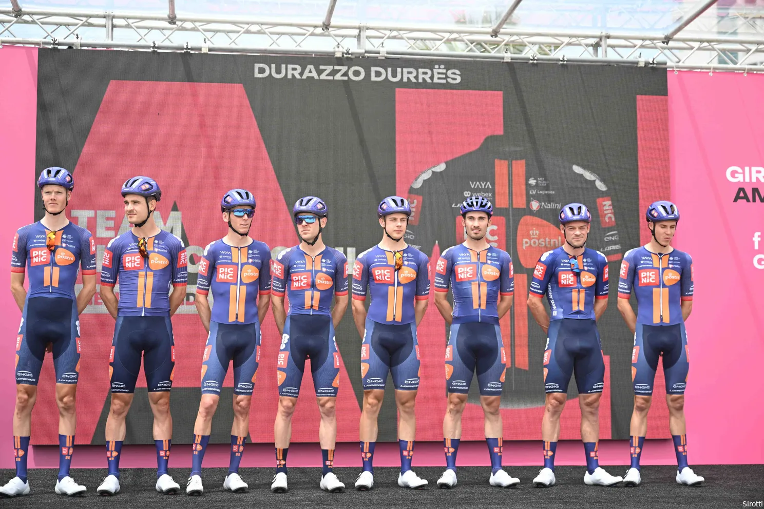In schaduw Kooij mogen we Giro-debutant Van Uden niet uitvlakken: 'Ook al begin ik van positie 15 en word ik 6e'