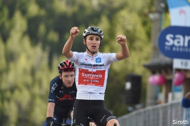 Hindley over etappe met Stelvio: 'Anders gelopen als Kelderman daar had gezeten'