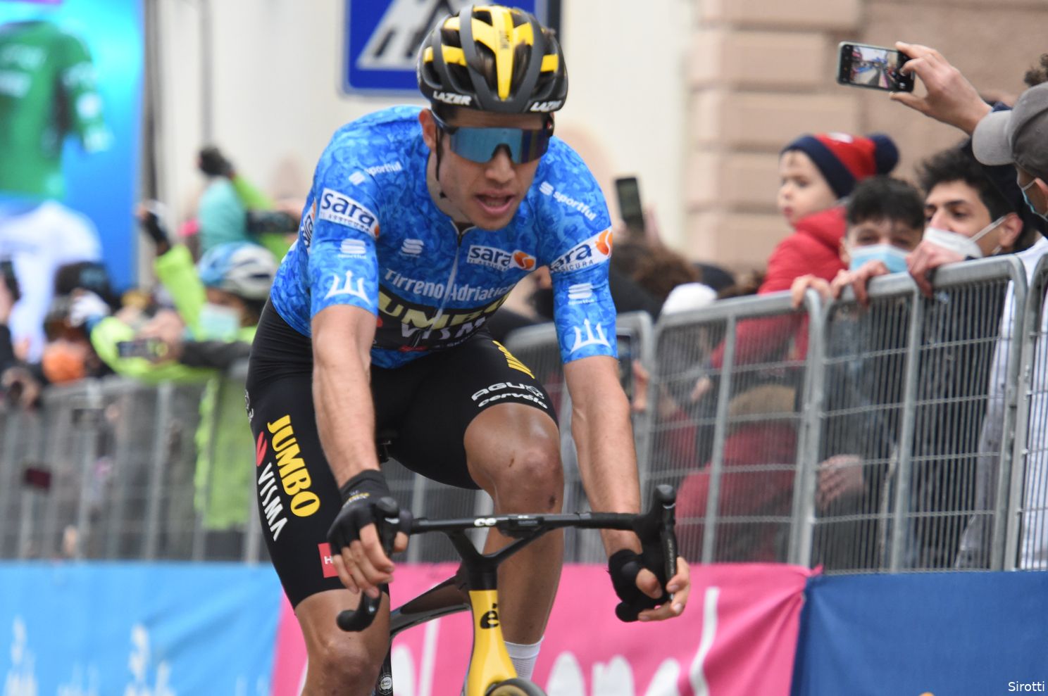 Van Aert showt grote potentie: 'Hij wordt één van de beste klassementsrenners'