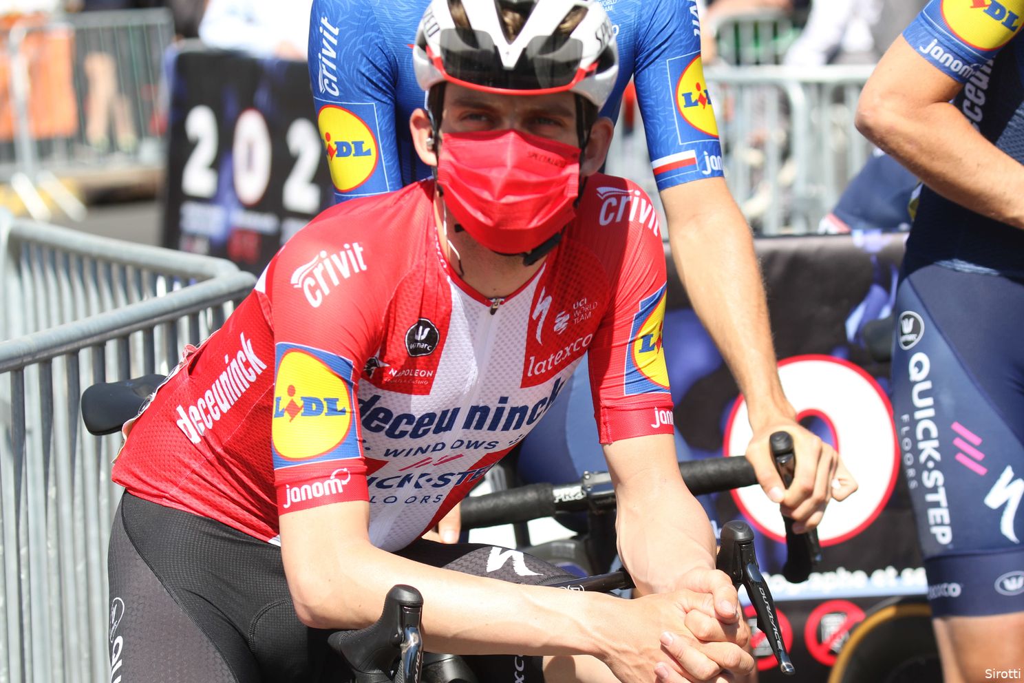 Thomas verrast Colbrelli en consorten met late uitval in Dauphiné; Pöstlberger houdt geel