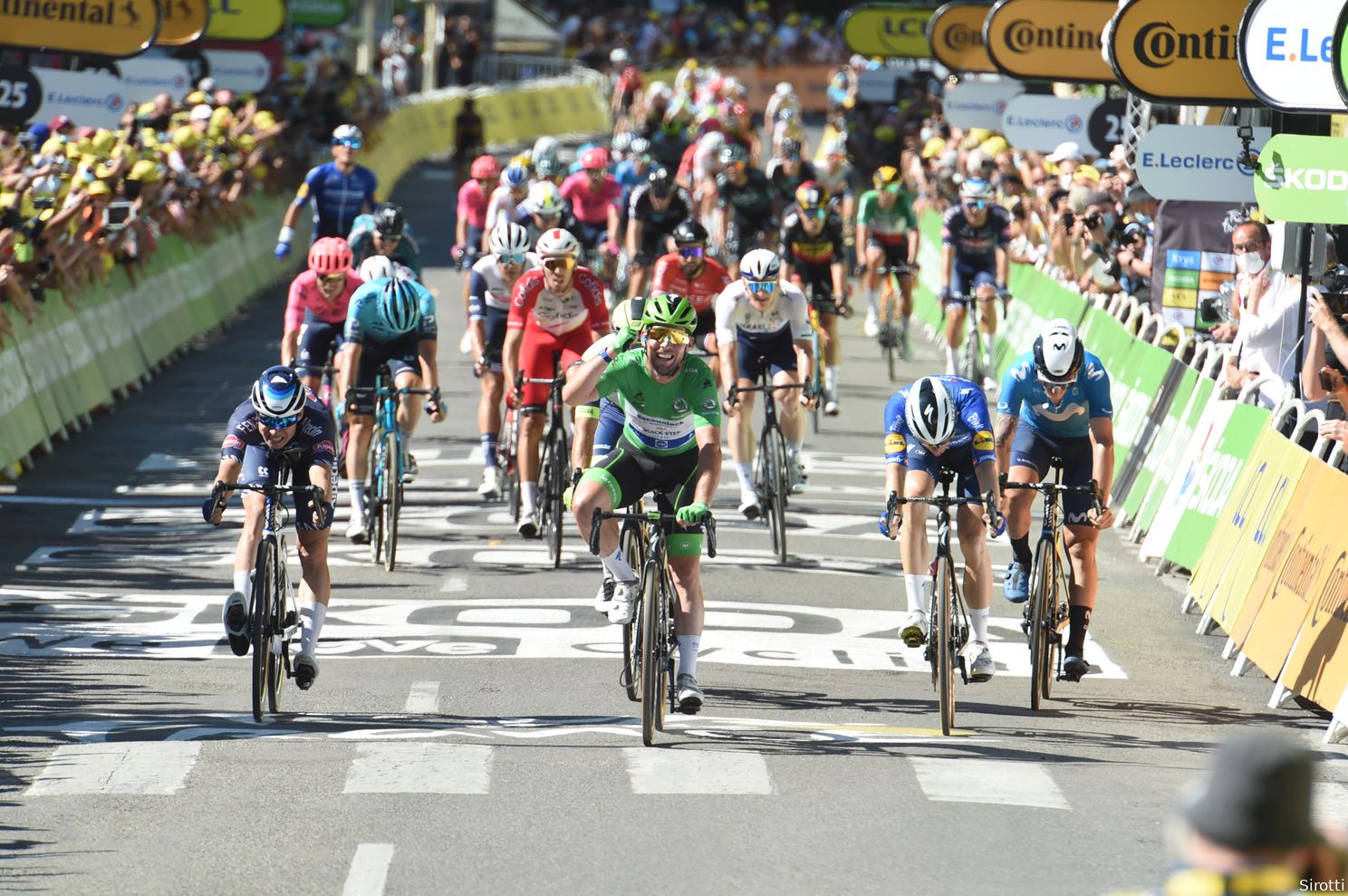 Philipsen kende mentaal zware Tour, ondanks succes van de ploeg: 'Mijn doel was echt een overwinning'
