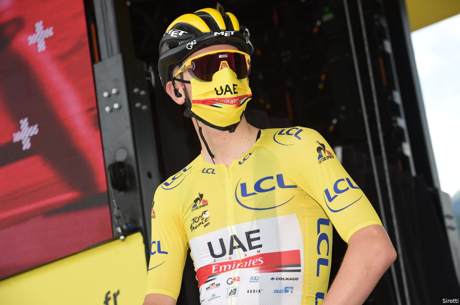 Favorieten etappe 17 Tour de France 2021 | Helse podiumstrijd in natte bergrit?