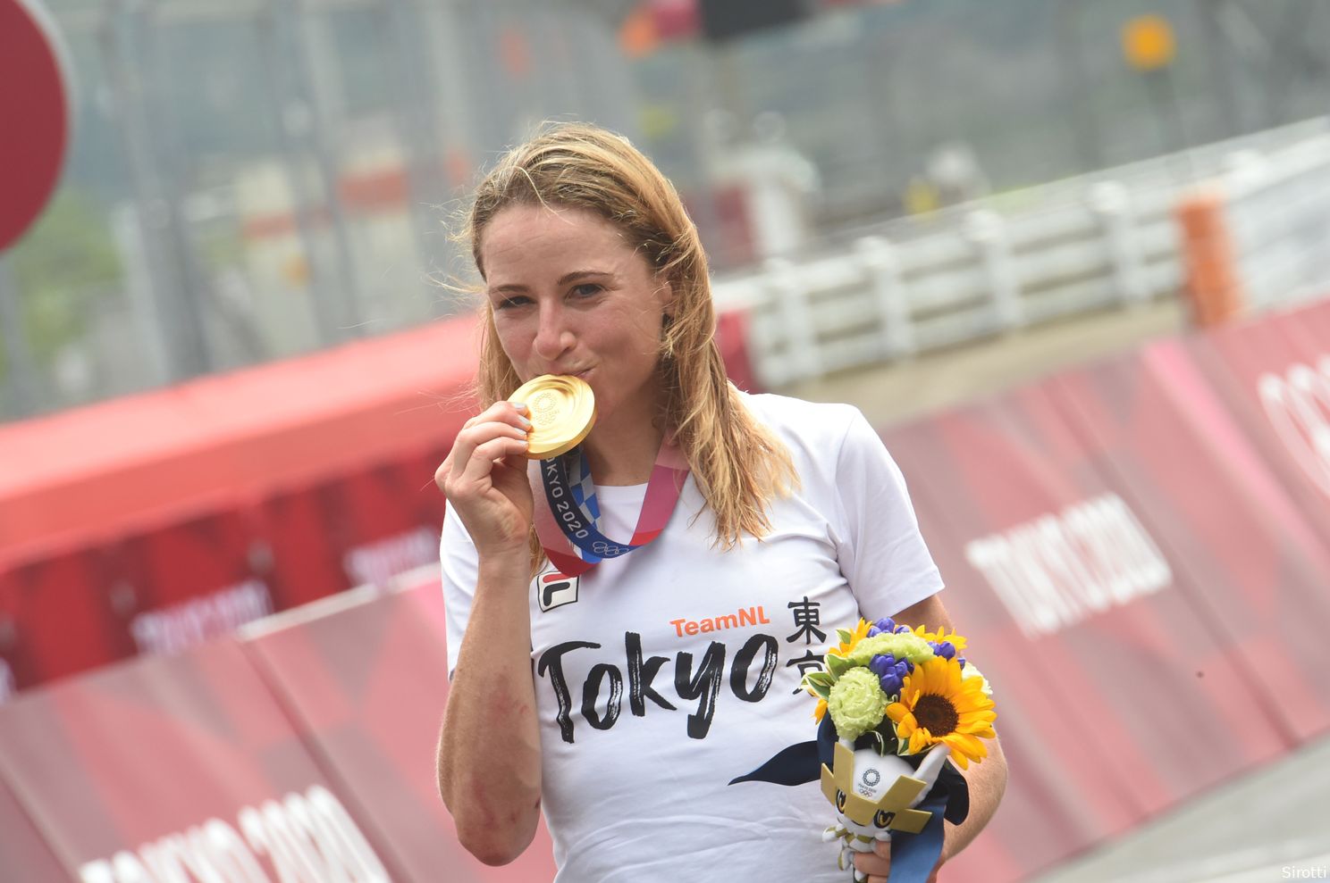 Spanning bij Van Vleuten kwam eruit na Tokio: 'In nachtmerries testte ik positief op corona'
