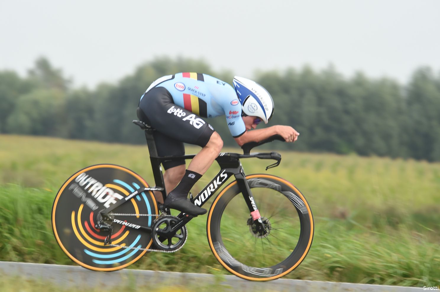 Column: Als Evenepoel moet zwijgen, laten we dat dan in godsnaam maar met zijn allen doen