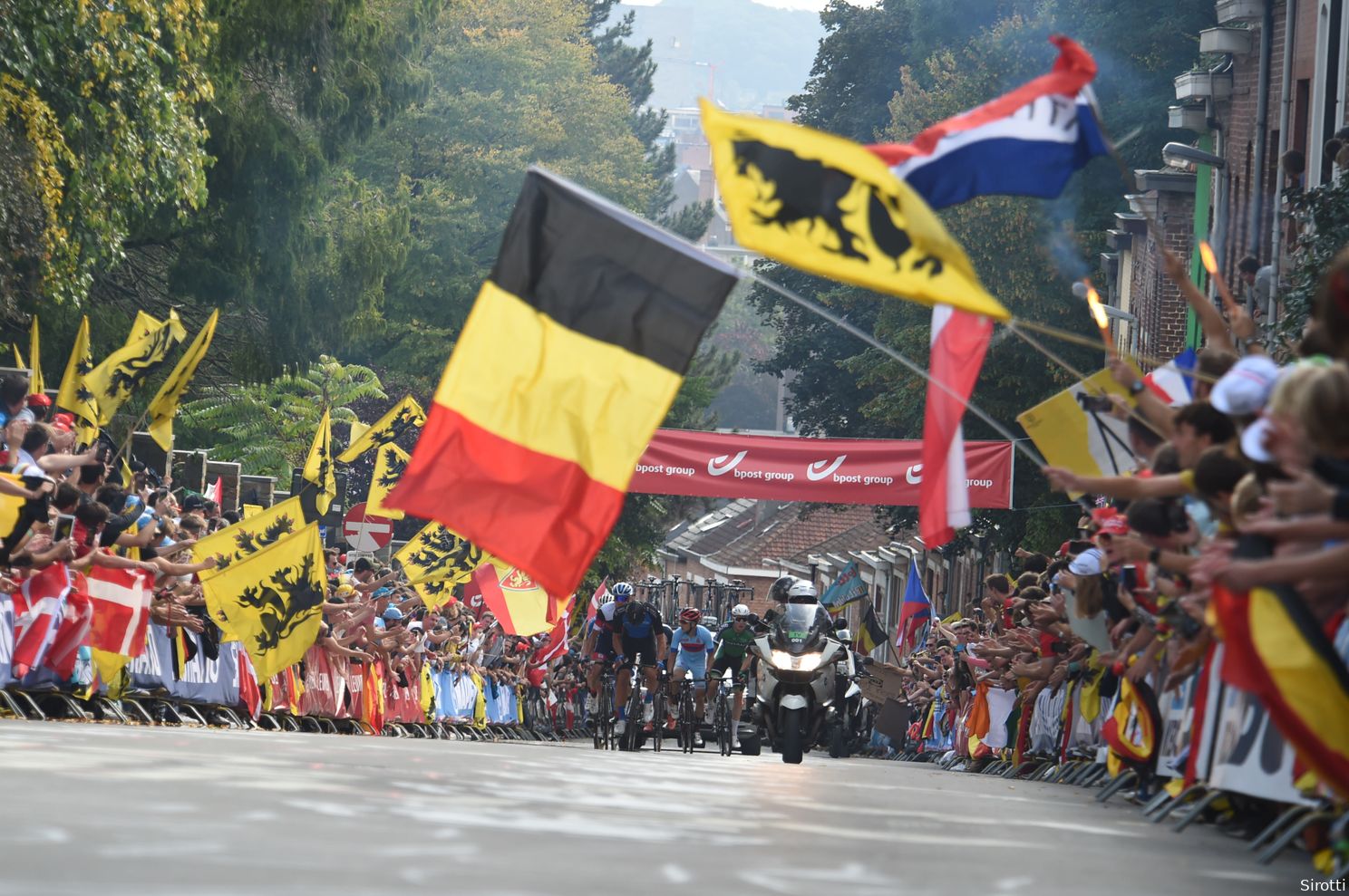 Wielerjaaroverzicht | Het wielerjaar 2021 samengevat in 21 schitterende foto's!