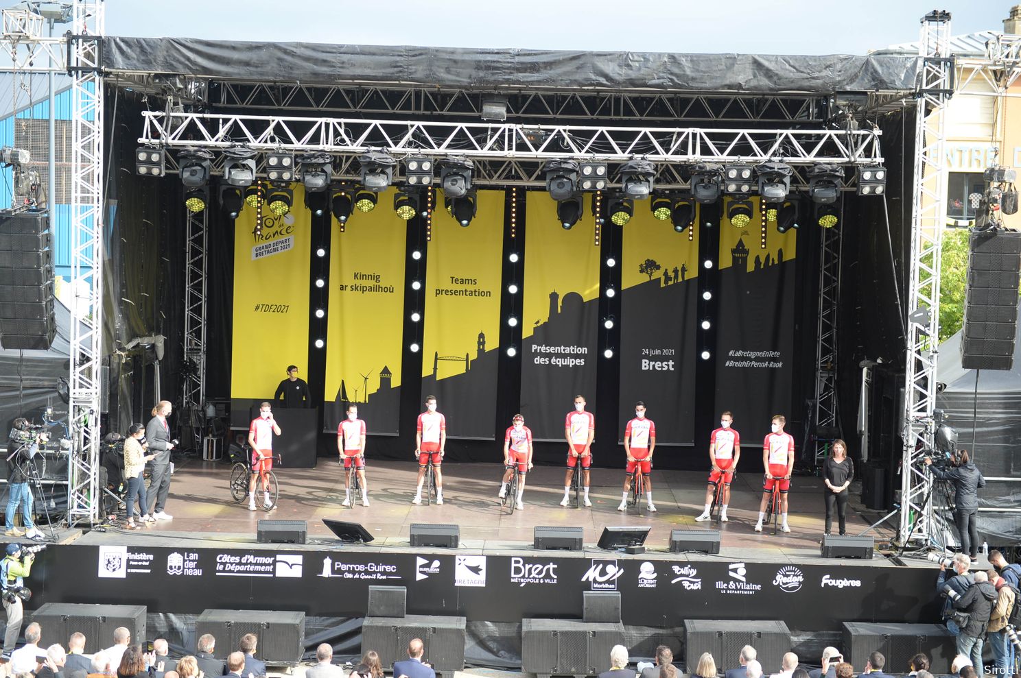 Deelnemers Tour de France 2021 | Deze strijders hebben Champs-Élysées gehaald