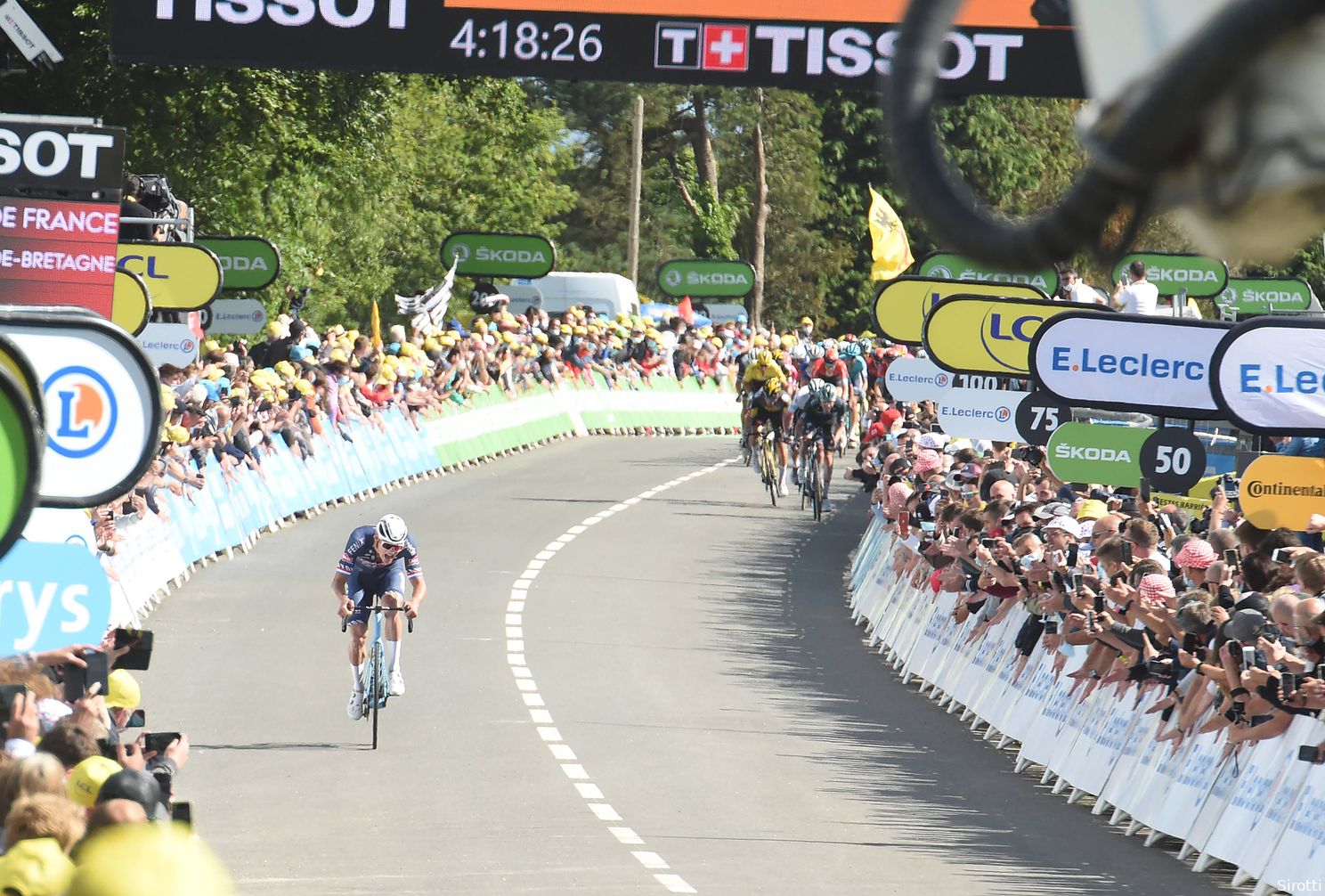 Alpecin-Fenix 2022 | 'Kwestie van tijd tot Philipsen ook in de Tour de France wint'