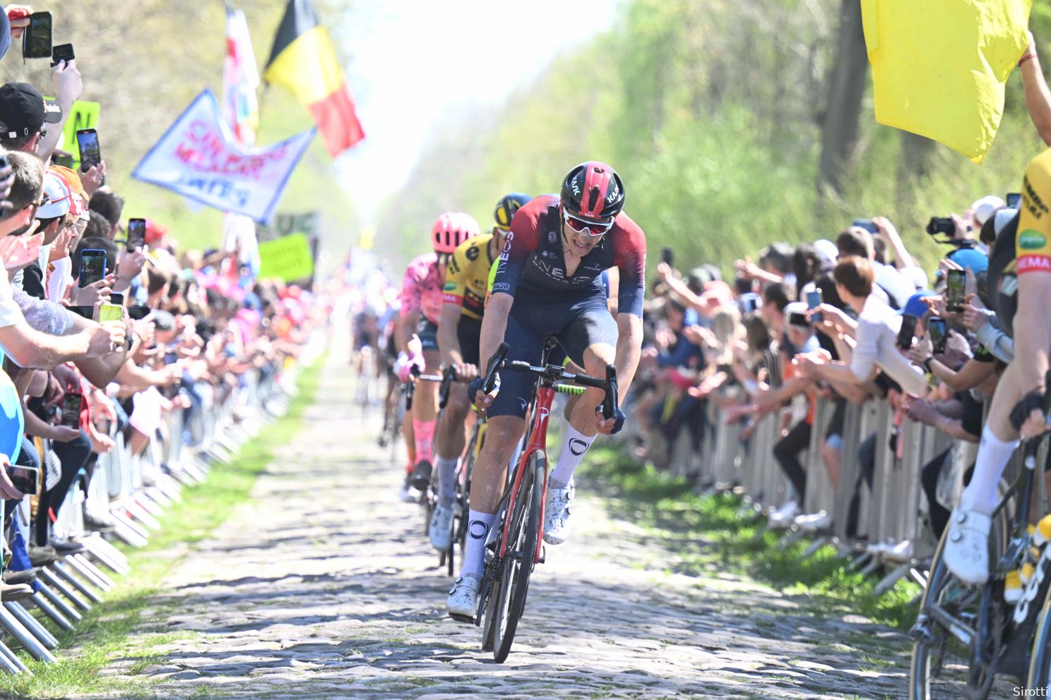 Wuyts en Boonen strooien met lof naar Van Baarle: 'Hij is een Pedaleur de Charme'