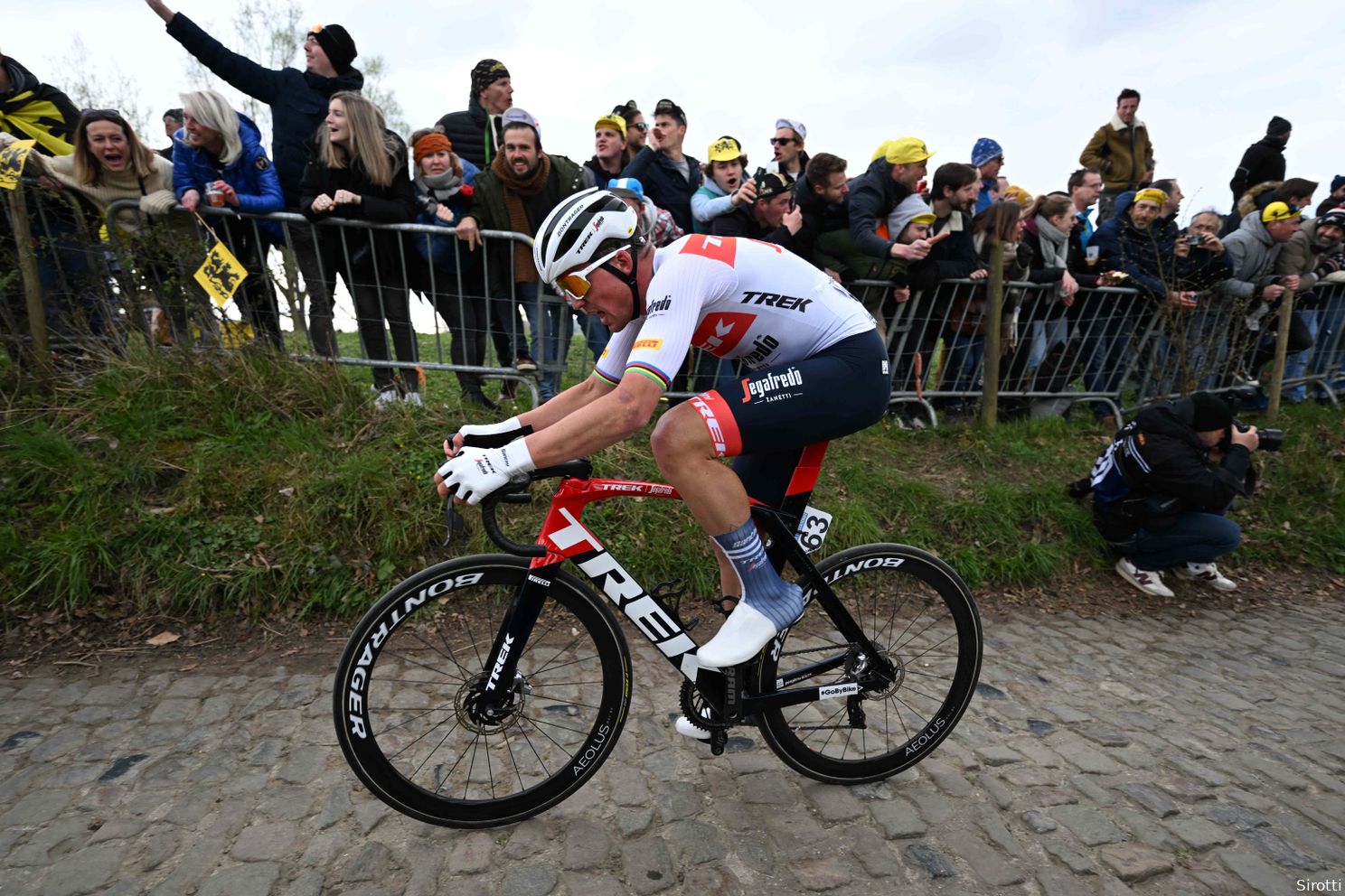 Voorbeschouwing Parijs-Roubaix mannen 2022 | Na een natte editie nu stofhappen, met MvdP en WvA