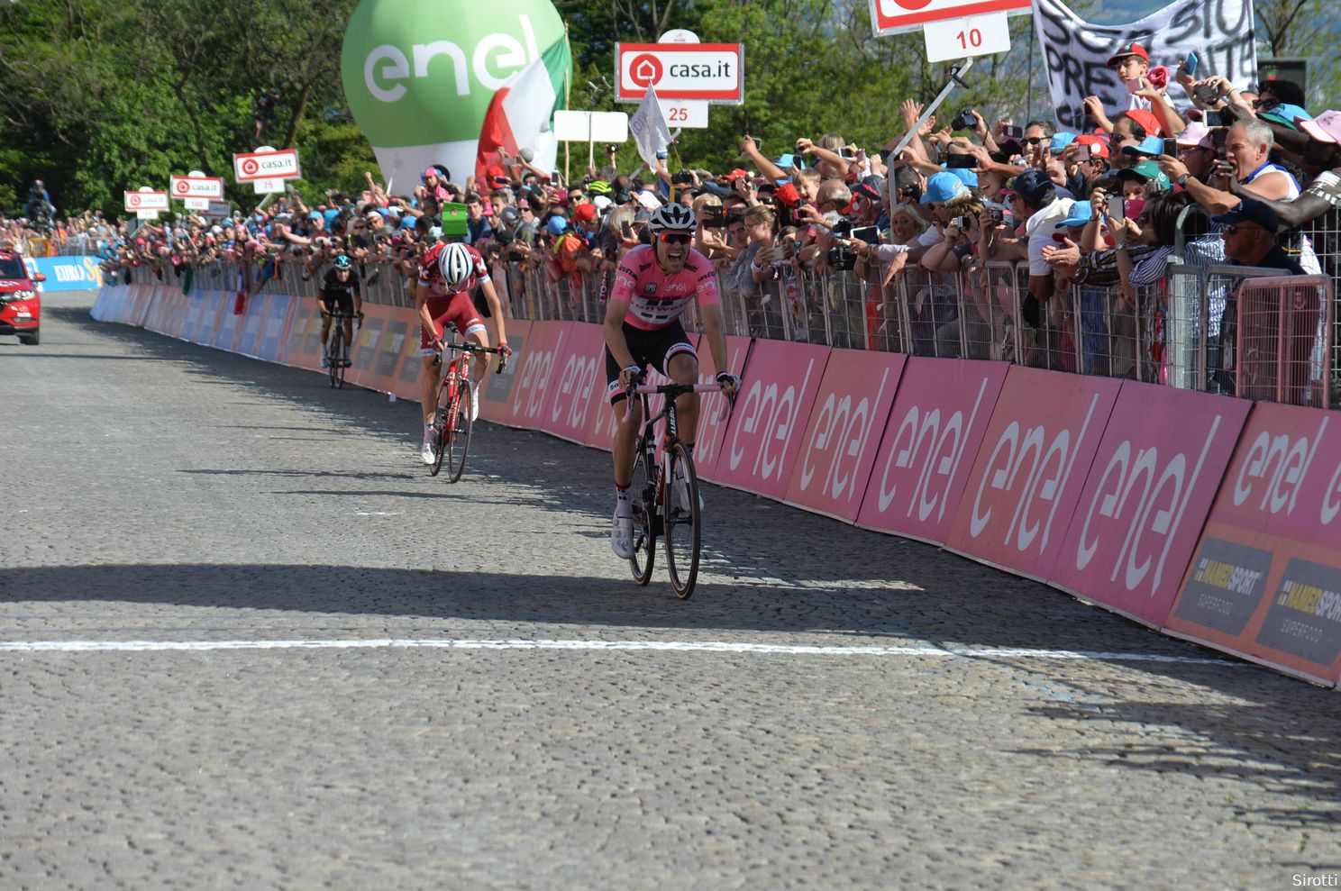 De Giro-prestaties van Dumoulin: Grootste overwinning, maar ook het begin van moeilijke periode