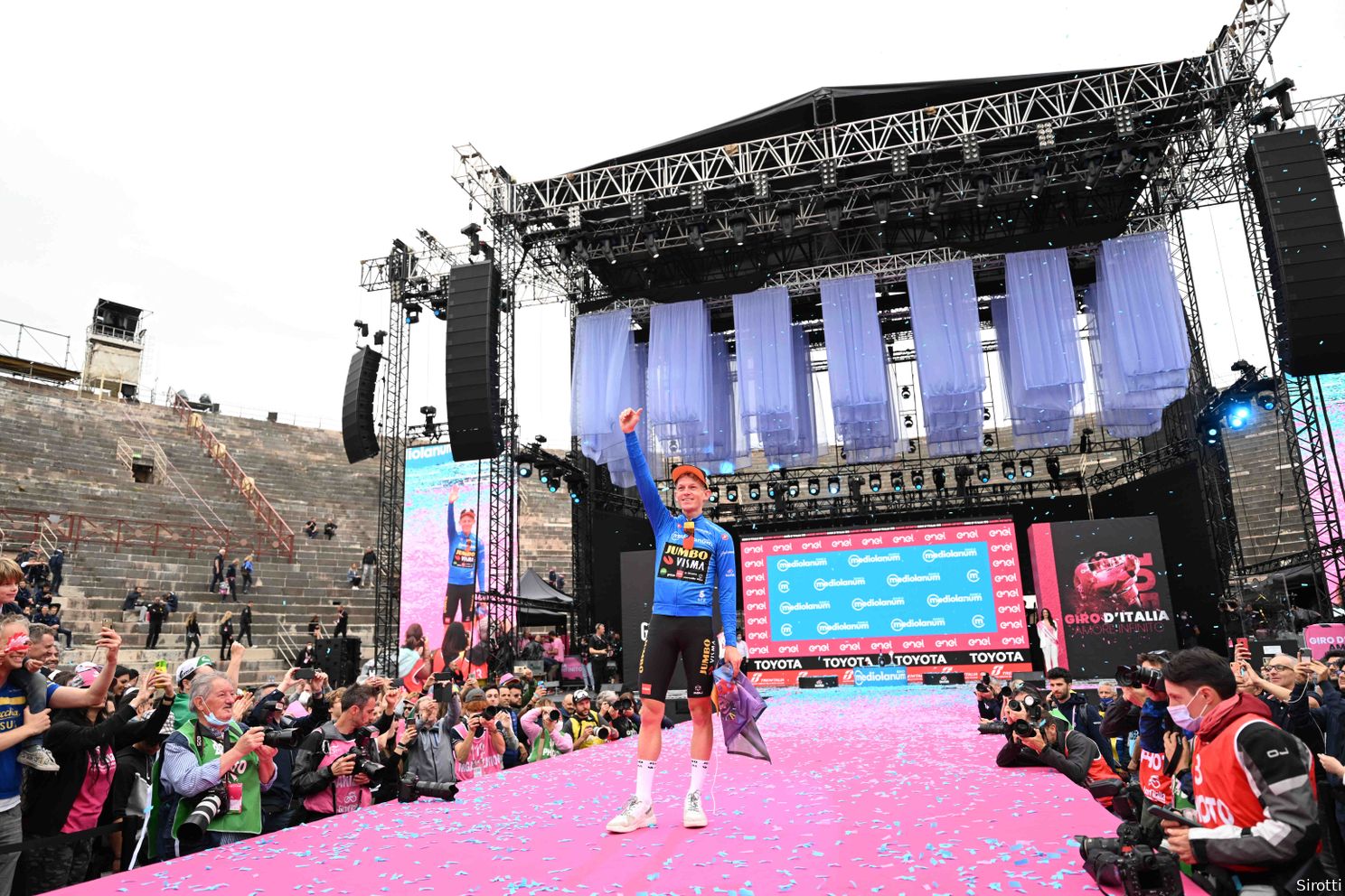 Van La Grande Partenza tot in Verona: de Giro d'Italia van 2022 in 20 prachtige foto's!