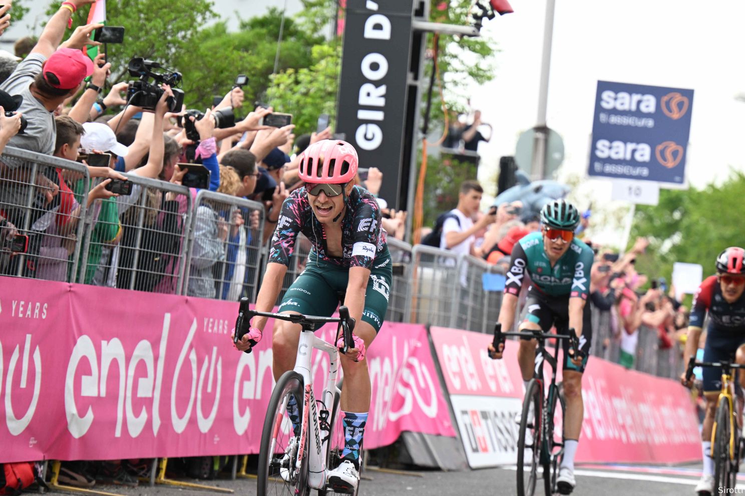 Bilbao begint Giro sterk, Magnus Cort baalt na vierde plek: 'De benen ontploften'