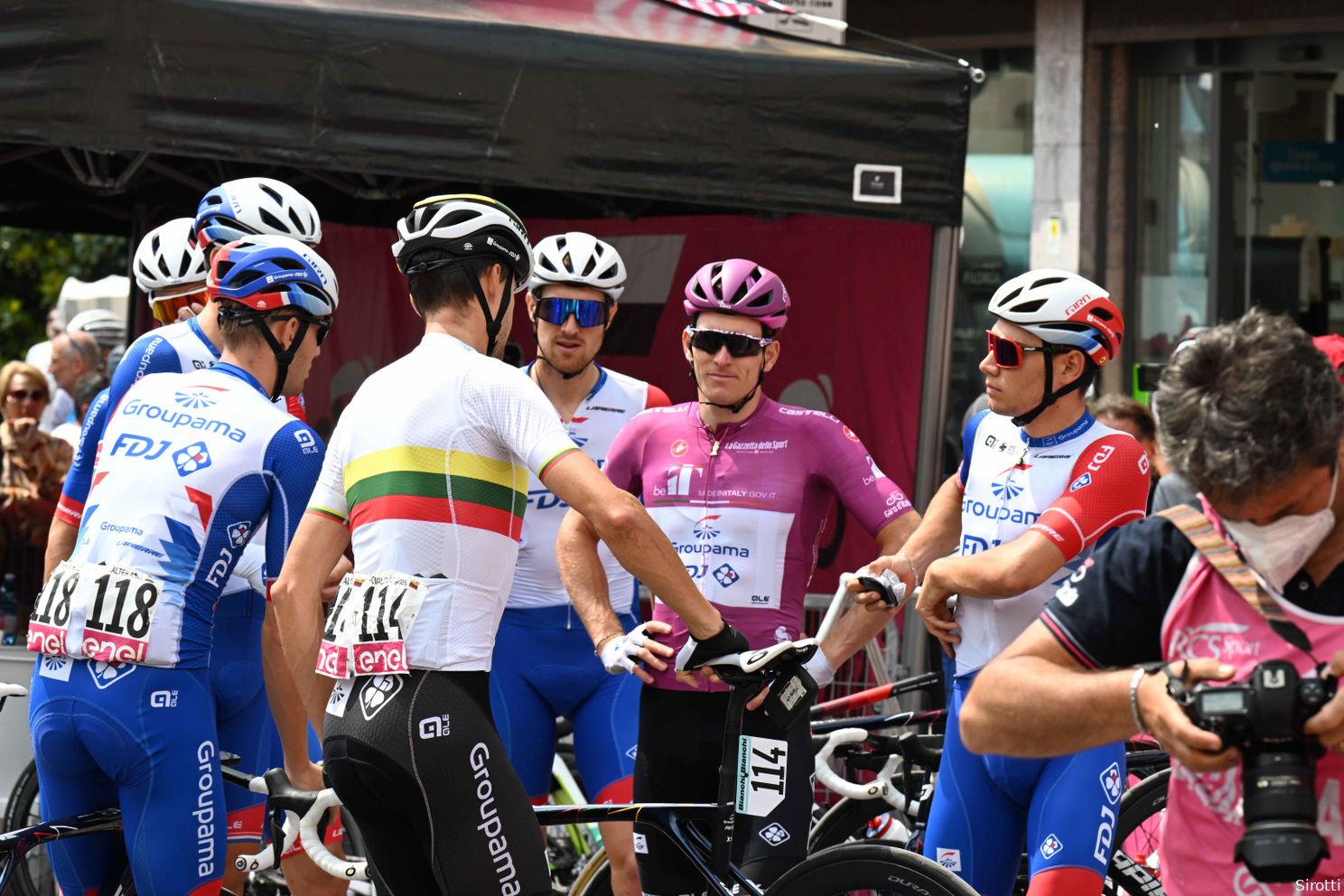 Van La Grande Partenza tot in Verona: de Giro d'Italia van 2022 in 20 prachtige foto's!