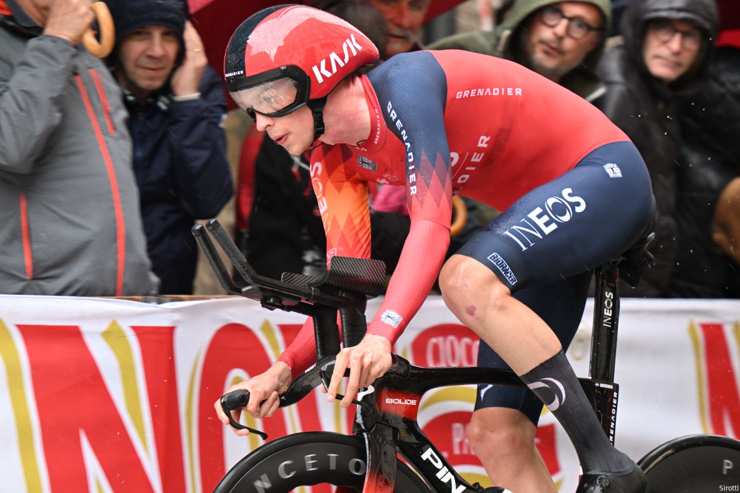 Vuelta team sale ineos