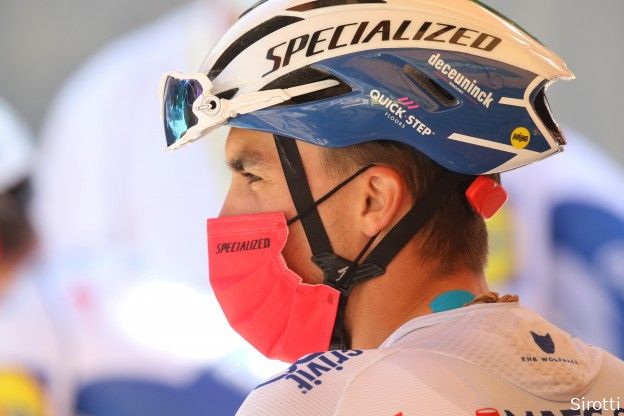 Alaphilippe juicht weer vroeg, maar wint nu wel: 'Van der Poel kwam nog sterk'