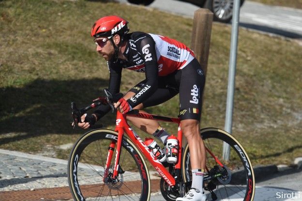 De Gendt boekt nieuw aanvalssucces in Catalonië, Yates stelt eindzege veilig