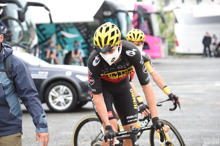 Van Aert krijgt met Tour-regen nog zwaardere omslag in Tokio: 'Niet zoals gehoopt'