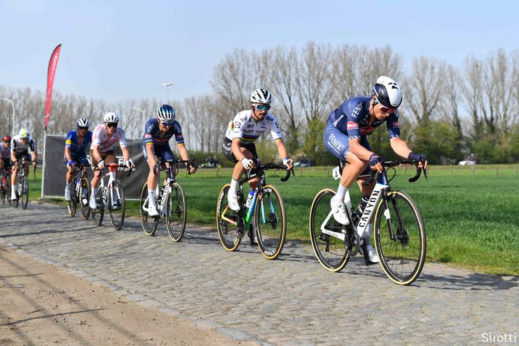 Philipsen in topvorm, maar niet als kopman naar Roubaix: 'Rijd om Mathieu te ondersteunen'