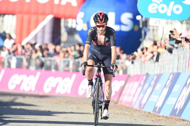 Yates strandt in het zicht van de haven in Milaan-Turijn: 'Roglic zat er nog'