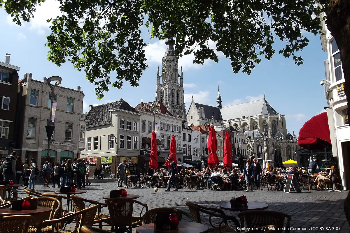 Unprecedented chaos on New Year's Eve in Breda's Hoge Vucht neighborhood: "It looked like Beirut!"