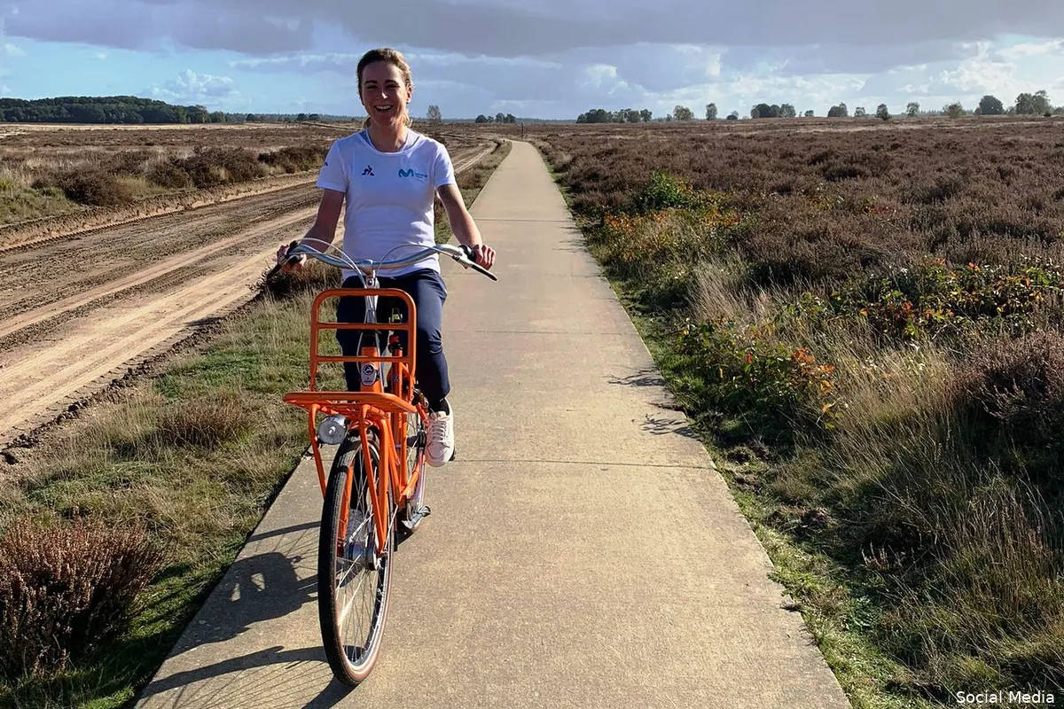 Column: Wie de koers écht een warm hart toedraagt, kijkt in 2022 alle races van Van Vleuten