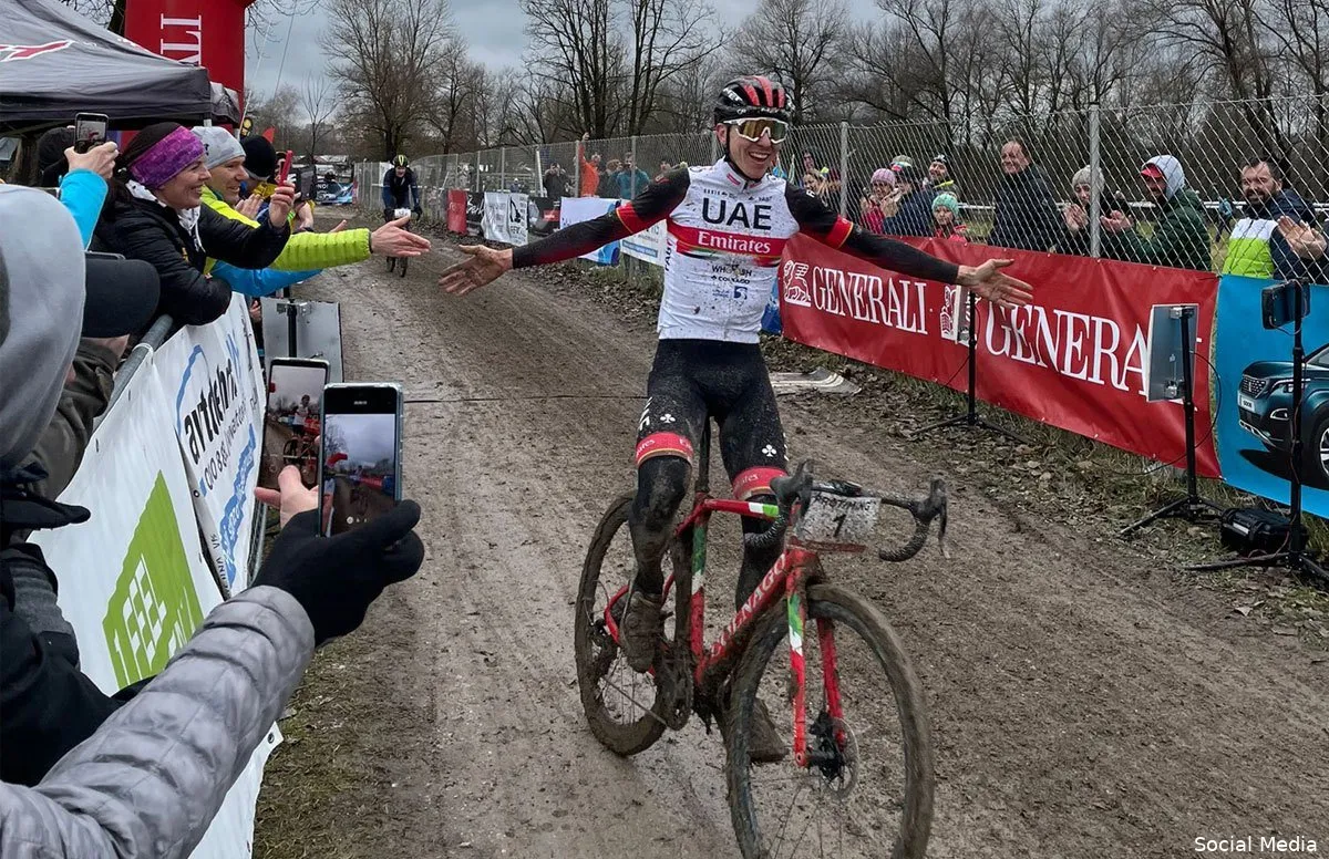 Pogacar denkt nog niet aan crossen deze winter: 'Voor Wout en Mathieu is het onderdeel van hun training'