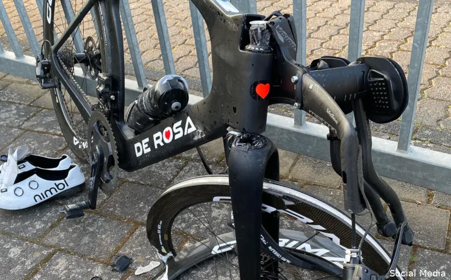 Walscheid deelt 'surrealistische' foto van fiets na aanrijding: 'Engeltje op mijn schouder gehad'