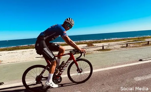 Interview | 'Hoe meer Mathieu van der Poel zeurt, hoe beter die is', lacht trainingsmaat Jan Maas