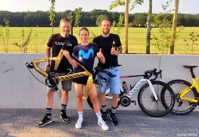 Interview | Van Vleuten hecht nul waarde aan tijdritverlies tegen Markus en Vollering: 'Gaan de beste Annemiek zien'