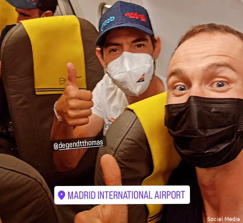 Renners geven Vuelta-organisatie veeg uit de pan na transfer-chaos: 'Voor de koers bijna competitievervalsing'