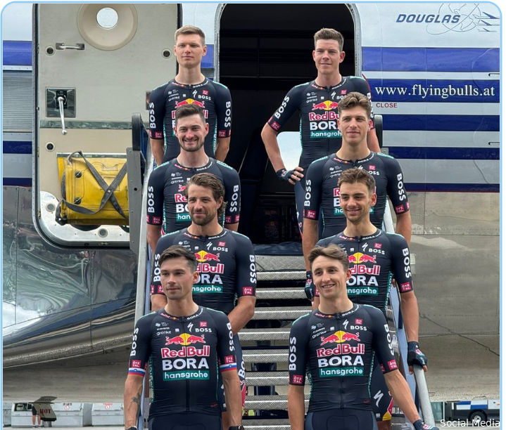 Red Bull BORA-hansgrohe presenteert Tourselectie rondom Roglic en showt direct het nieuwe tricot