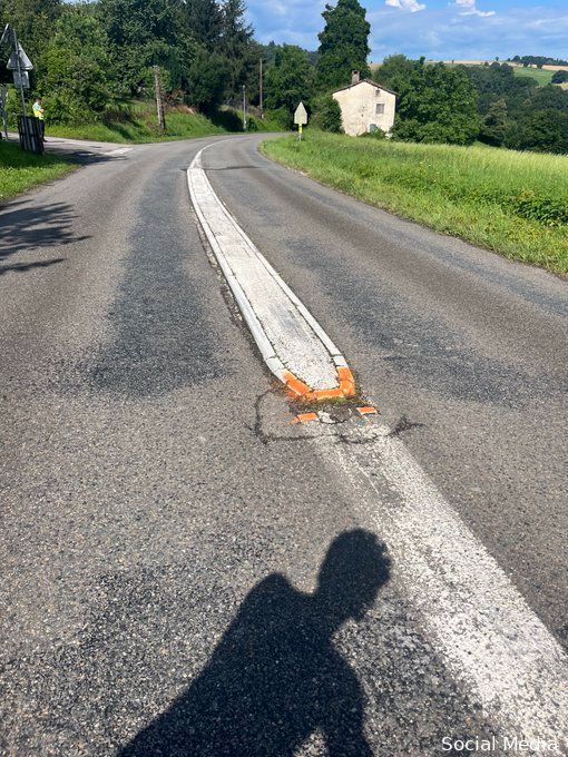 Zonneveld zag crash al aankomen, analisten boos: 'Het peloton wacht niet, je bent dan kansloos'