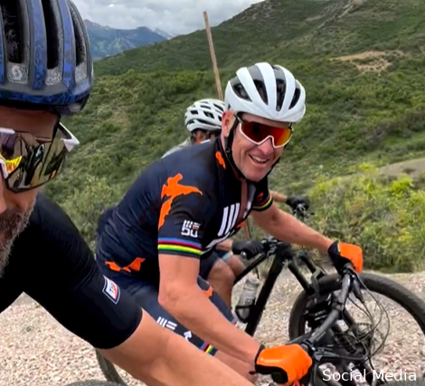 Lance Armstrong shows up at famous U.S. mountain bike race, victory for Keegan Swenson