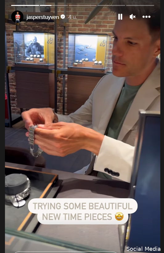 Sociale media geven inkijkje in 'Tourvoorbereiding': Van der Poel gaat uiteten, Kwiatkowski verkent hele etappe