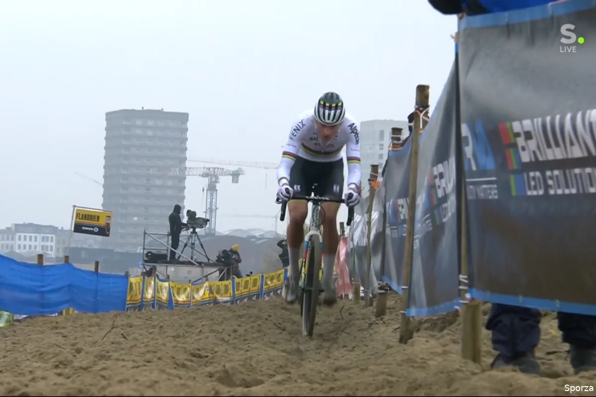 Van der Poel laat niets aan het toeval over en wint Scheldecross bij rentree