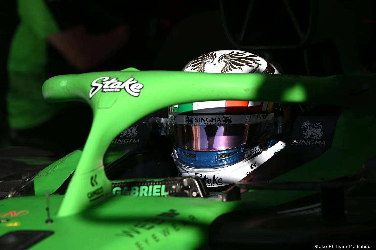 gabriel-bortoleto-kick-sauber-2025-italie-monza-vrijdag-helm