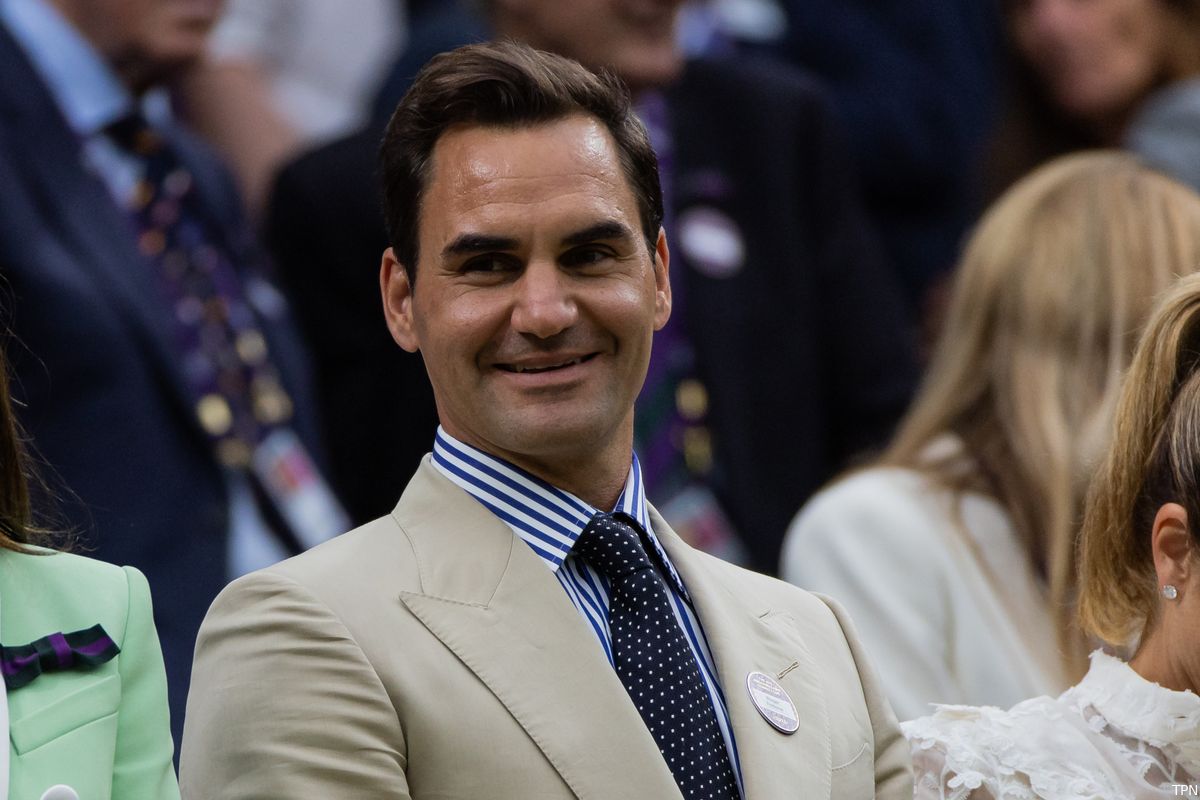 WATCH: Federer Receives Icon Athlete Award During On-Court Presentation In Shanghai
