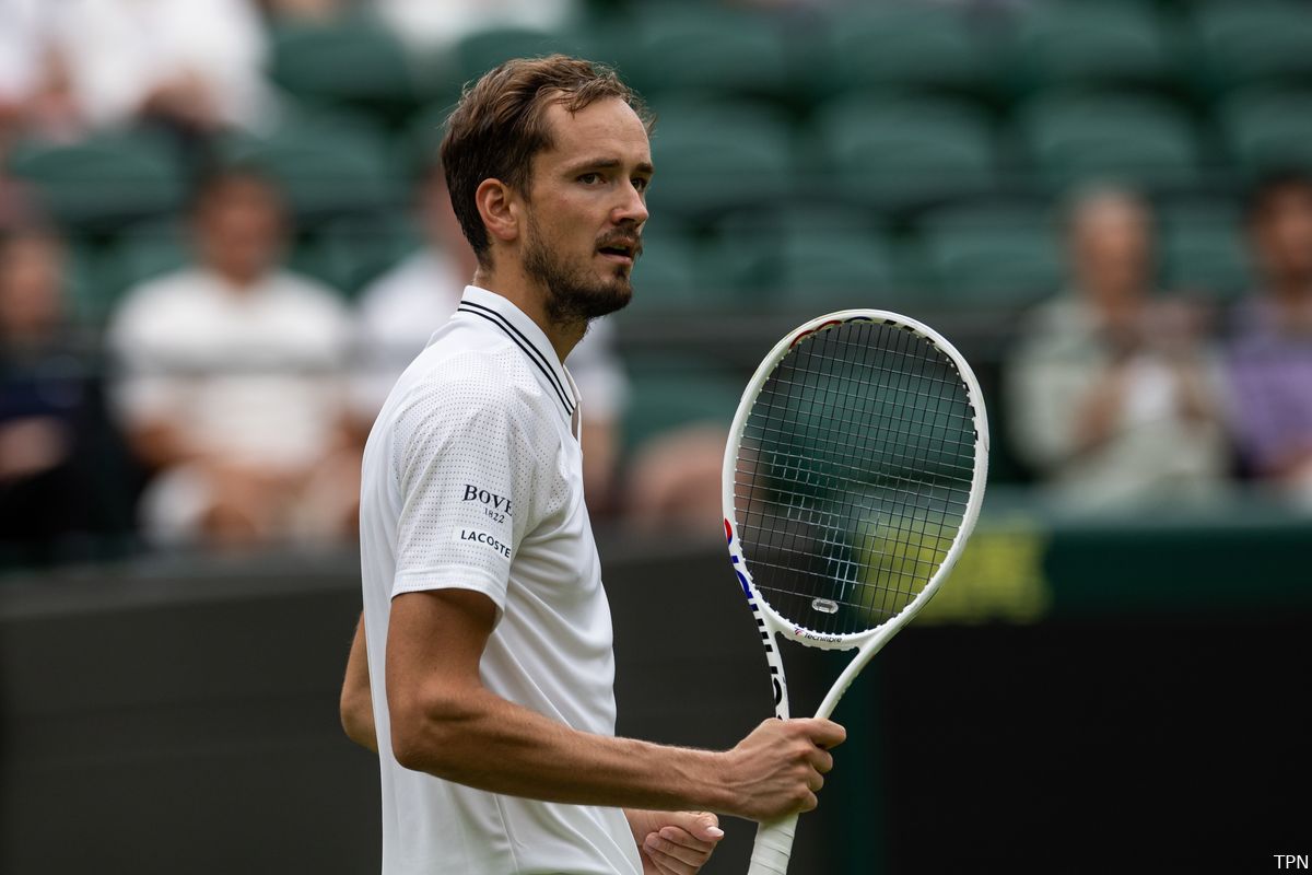 WATCH Medvedev S Racquet Takes Flight Frustration Over Double Faults   Medvedev Daniil Wimbledon23 Tpn 64ab30ce4f6c4.JPG