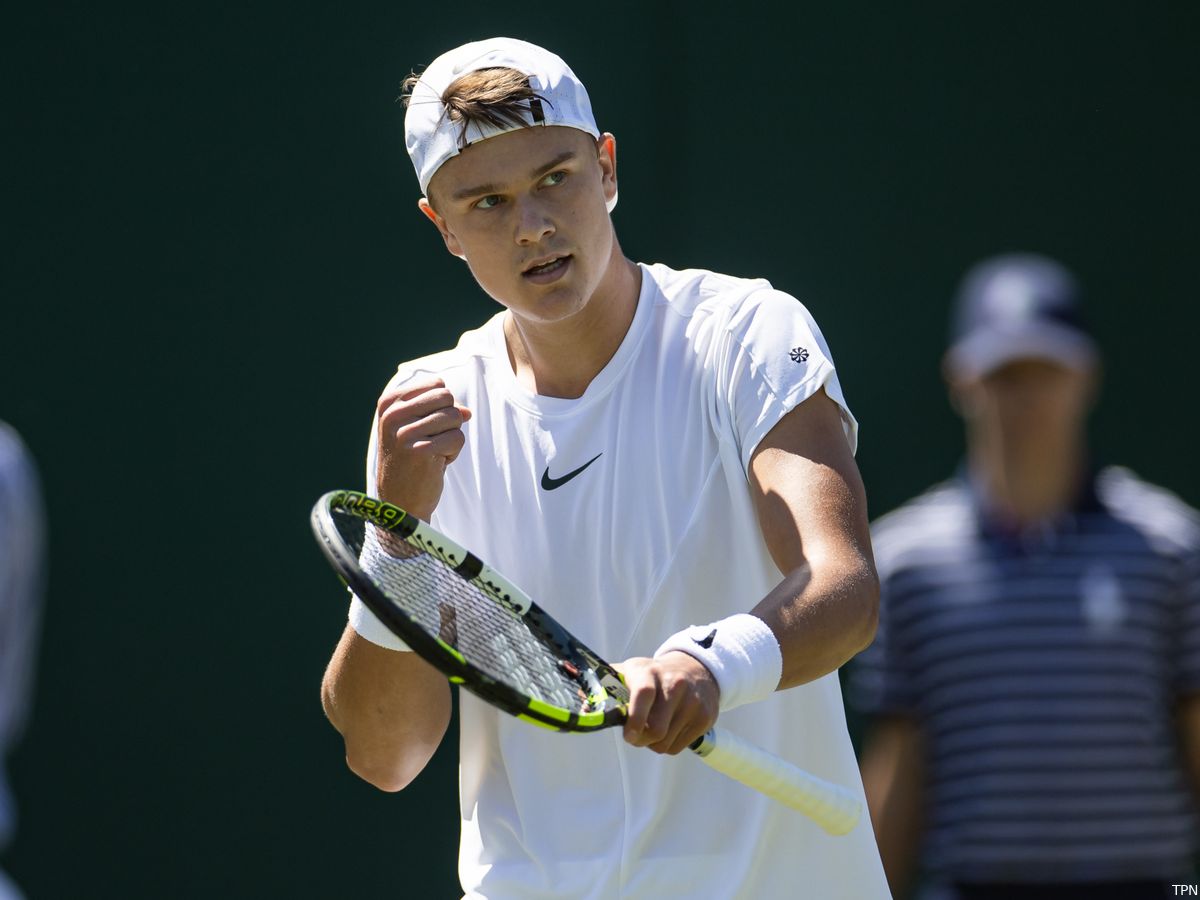 Rune Continues Successful Wimbledon Run With Convincing Win Over Dimitrov