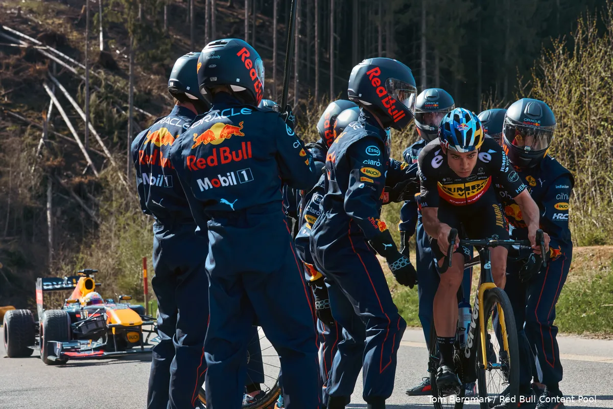 🎥 Van Aert strijdt met Max Verstappen om snelste bandenwissel in Red Bull-reclame