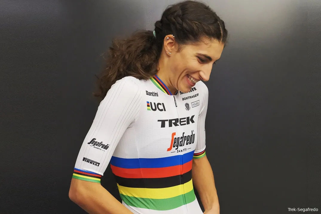 Balsamo sprint in regenboogtrui naar overwinning in Trofeo Alfredo Binda